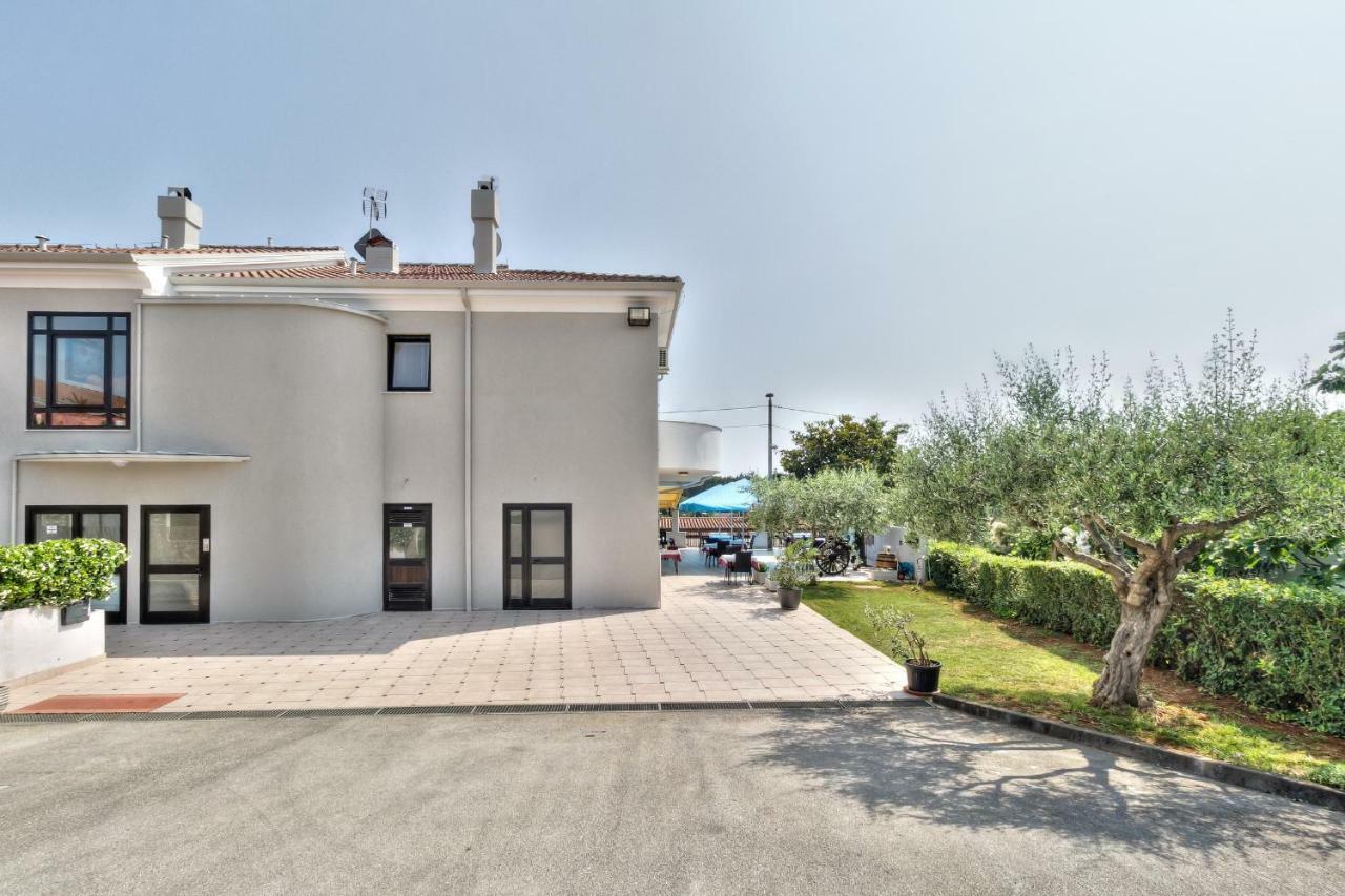 Apartments El Faro Savudrija Exterior photo